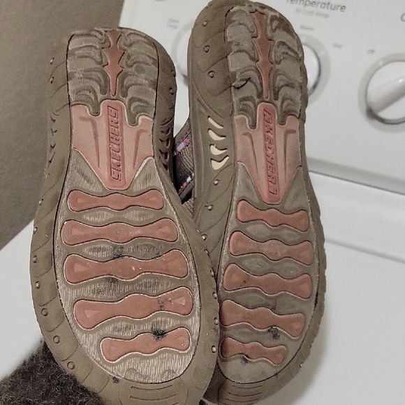 Skechers Brown Sandals with Adjustable Straps and Durable Sole - Picture 3 of 3